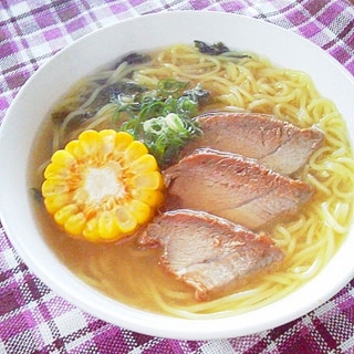 ドーンとコーン乗せ＾＾厚切りチャーシュー麺